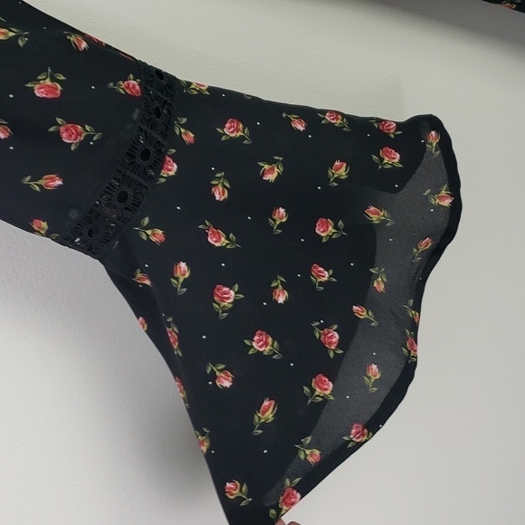 Disney Princess Womens Rosebud & Polkadot Print Bell Sleeve Romper Size L - Picture 4 of 16